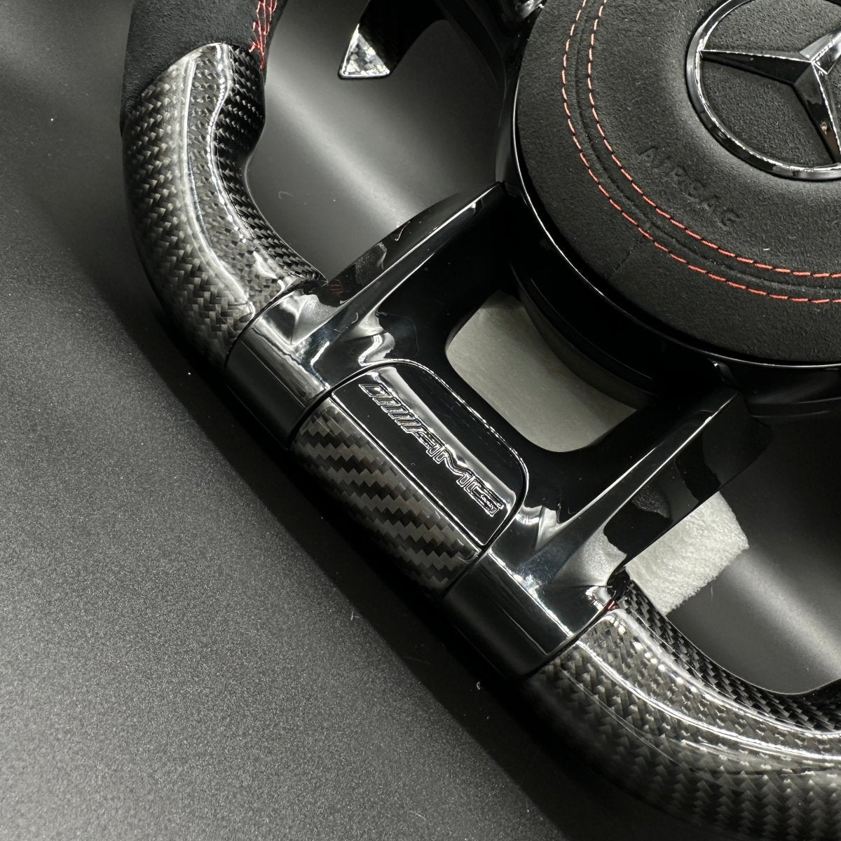 AMG Lenkrad Carbon Alcantara LED Screen inkl. Airbag passend für Mercedes - BlackForest Autos