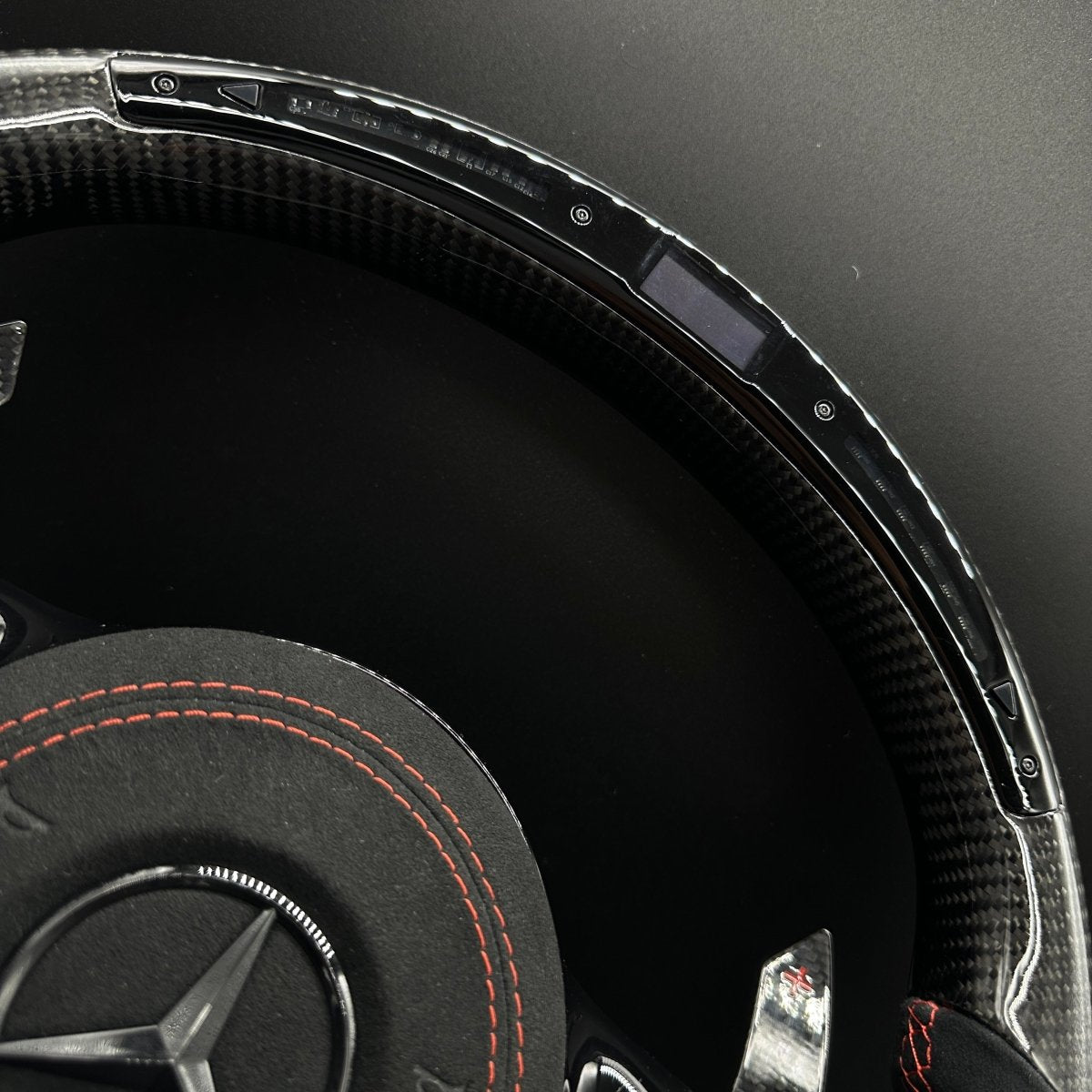 AMG Lenkrad Carbon Alcantara LED Screen inkl. Airbag passend für Mercedes - BlackForest Autos