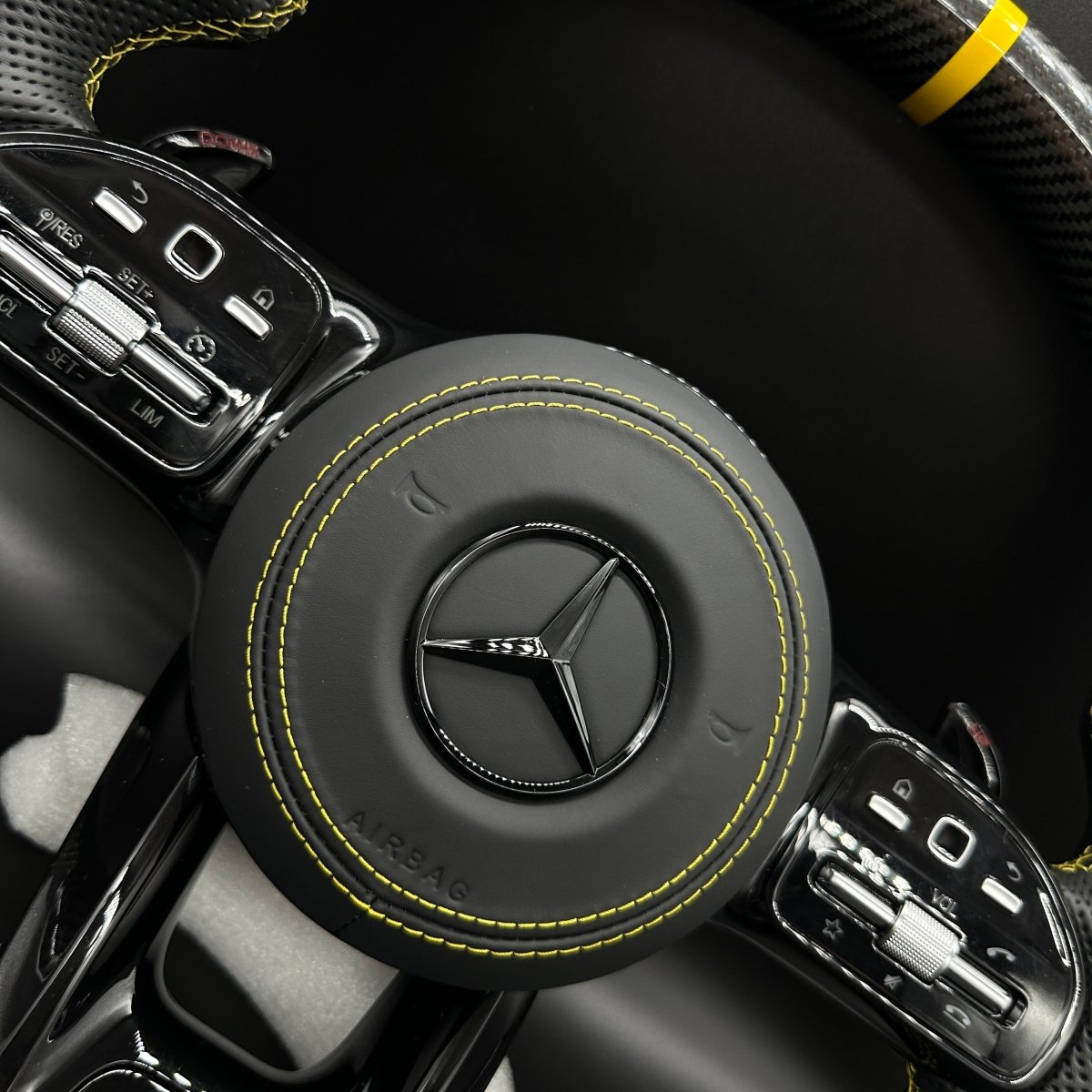AMG Lenkrad Carbon Schwarz/Gelb inkl. Airbag passend für Mercedes - BFAN - BEFASTANDNOBLE