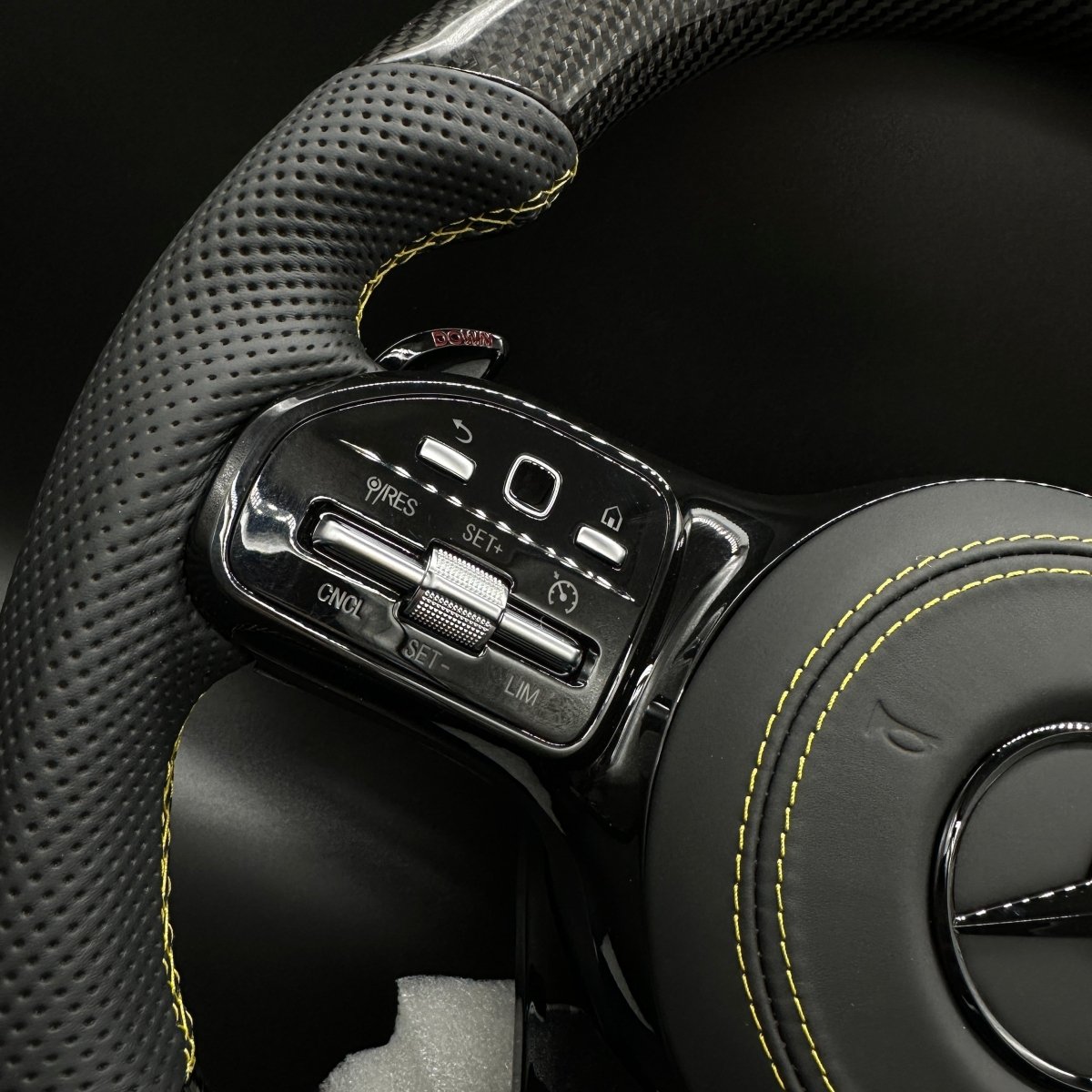 AMG Lenkrad Carbon Schwarz/Gelb inkl. Airbag passend für Mercedes - BFAN - BEFASTANDNOBLE